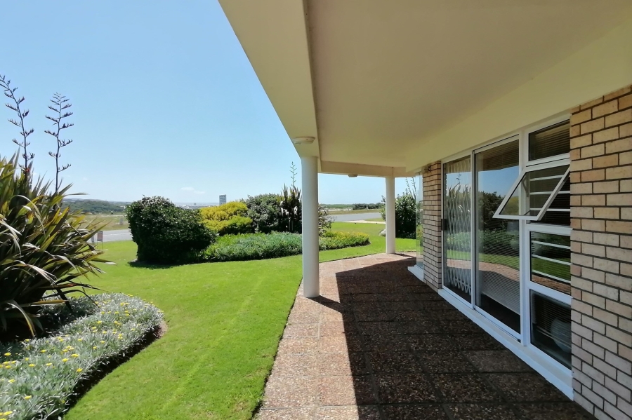 2 Bedroom Property for Sale in Stilbaai Wes Western Cape